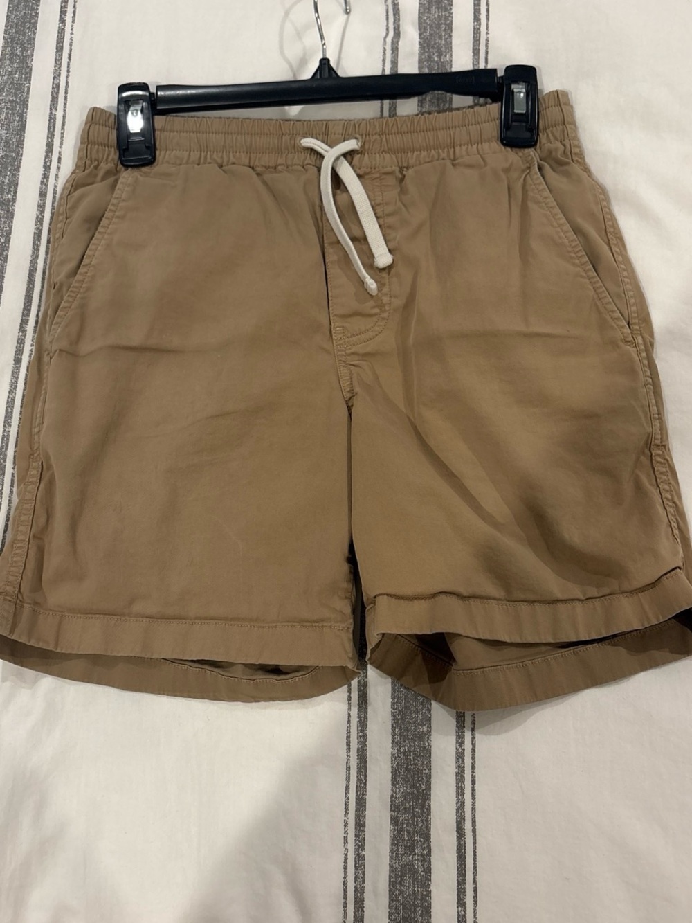 J. Crew Men's Drawstring Casual Shorts in Khaki/Tan